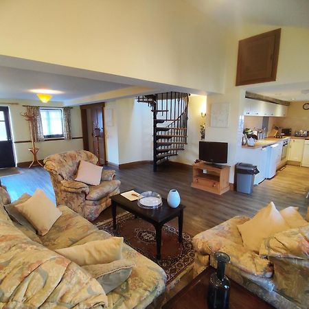 The Old Stables Self Catering Villa Salisbury Bagian luar foto